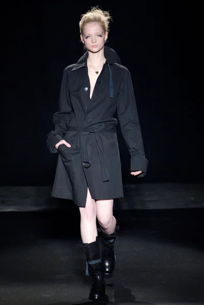 Look 16
